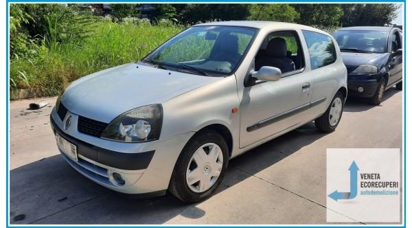 RENAULT CLIO 2a Serie  del 2002 parti usate e ricambi - Tipo Motore D7FG7