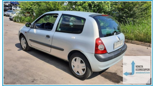 RENAULT CLIO 2a Serie  del 2002 parti usate e ricambi - Tipo Motore D7FG7
