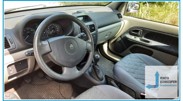 RENAULT CLIO 2a Serie  del 2002 parti usate e ricambi - Tipo Motore D7FG7