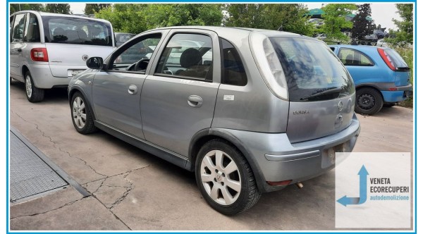 OPEL CORSA X01 del 2006 parti usate e ricambi - Tipo Motore Z10XEP