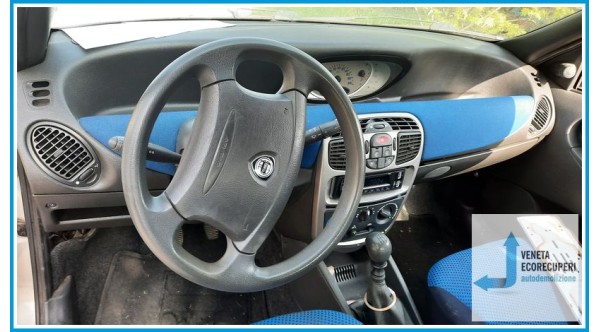 LANCIA Y  del 2003 parti usate e ricambi