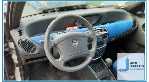 LANCIA Y  del 2001 parti usate e ricambi