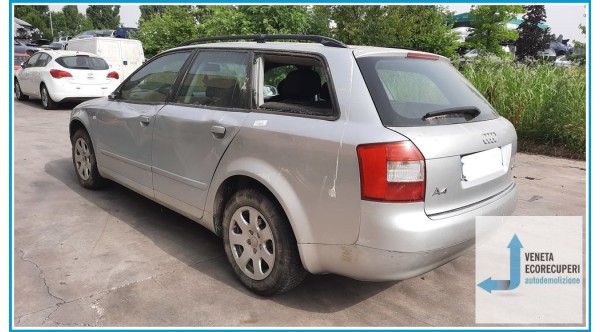 AUDI A4 8E del 2002 parti usate e ricambi - Tipo Motore AWX
