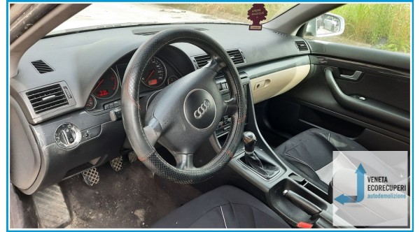 AUDI A4 8E del 2002 parti usate e ricambi - Tipo Motore AWX