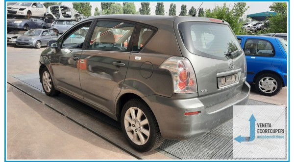 TOYOTA COROLLA VERSO  del 2005 parti usate e ricambi - Tipo Motore 1CDFTV