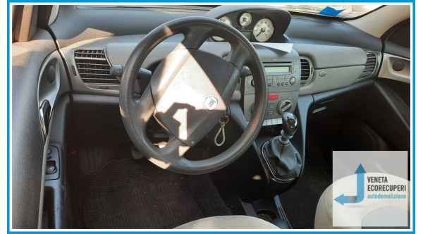 LANCIA YPSILON TE del 2005 parti usate e ricambi
