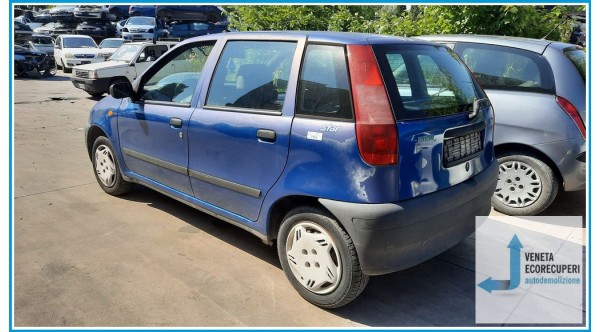 FIAT PUNTO 1a Serie  del 1999 parti usate e ricambi - Tipo Motore 176B4000