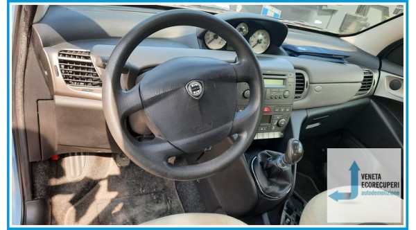 LANCIA YPSILON TE del 2006 parti usate e ricambi