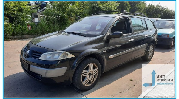 RENAULT MEGANE 2a Serie  del 2004 parti usate e ricambi - Tipo Motore F9QB8