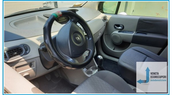 RENAULT MODUS 1a Serie  del 2005 parti usate e ricambi - Tipo Motore K9KJ7