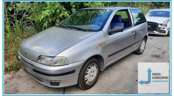 FIAT PUNTO 1a Serie  del 1999 parti usate e ricambi - Tipo Motore 176B9000