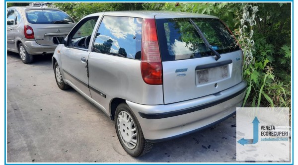 FIAT PUNTO 1a Serie  del 1999 parti usate e ricambi - Tipo Motore 176B9000