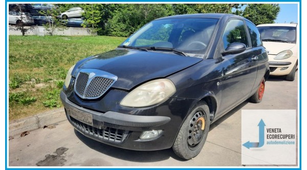 LANCIA YPSILON TE del 2004 parti usate e ricambi