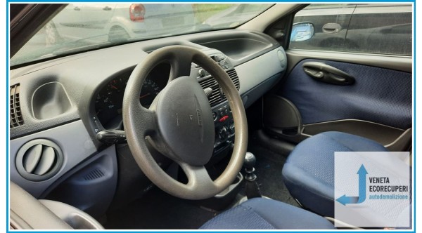 FIAT PUNTO 1N/1P del 2002 parti usate e ricambi - Tipo Motore 188A4000
