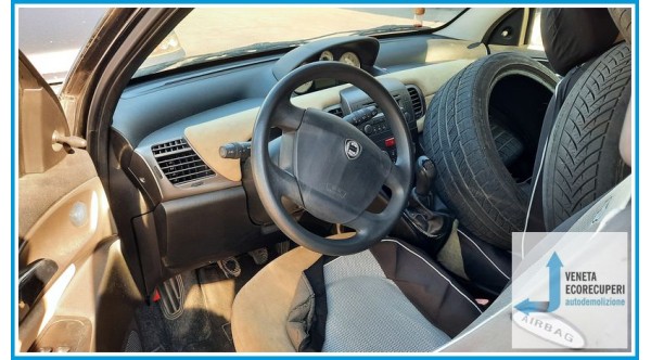 LANCIA YPSILON TE del 2005 parti usate e ricambi