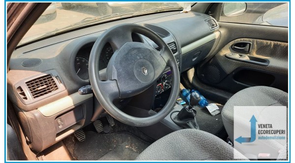 RENAULT CLIO 2a Serie  del 2006 parti usate e ricambi - Tipo Motore D7FG7