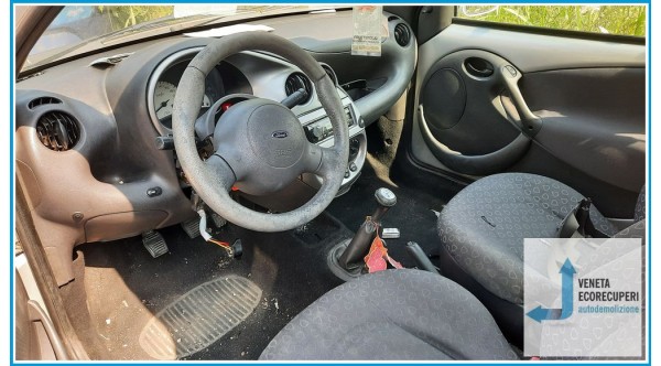 FORD KA CCQ del 2002 parti usate e ricambi - Tipo Motore J4S
