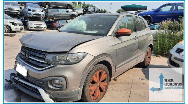 VOLKSWAGEN T-CROSS  del 2019 parti usate e ricambi - Tipo Motore DKL