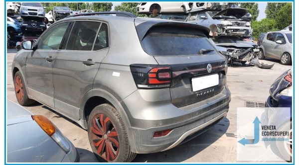 VOLKSWAGEN T-CROSS  del 2019 parti usate e ricambi - Tipo Motore DKL