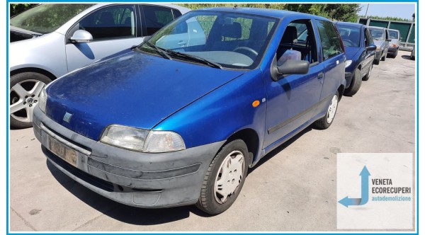 FIAT PUNTO 1a Serie  del 1999 parti usate e ricambi - Tipo Motore 176B4000