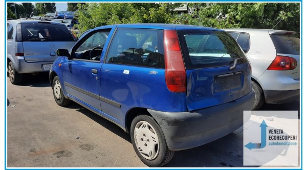 FIAT PUNTO 1a Serie  del 1999 parti usate e ricambi - Tipo Motore 176B4000