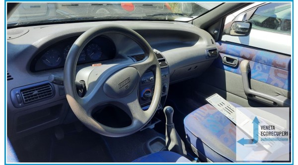 FIAT PUNTO 1a Serie  del 1999 parti usate e ricambi - Tipo Motore 176B4000