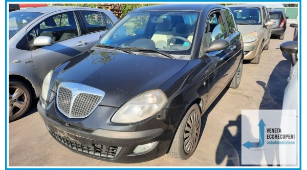 LANCIA YPSILON TE del 2004 parti usate e ricambi