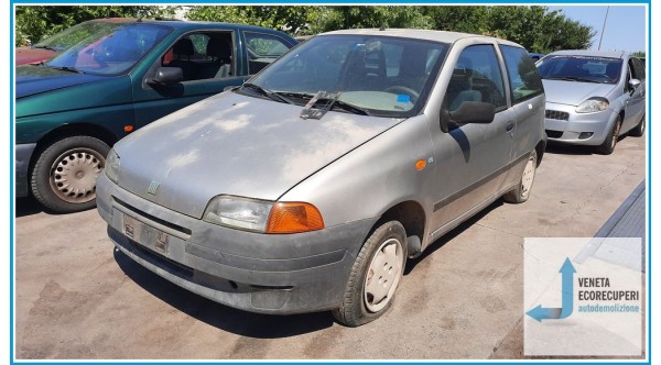 FIAT PUNTO 1a Serie  del 1998 parti usate e ricambi - Tipo Motore 176B4000