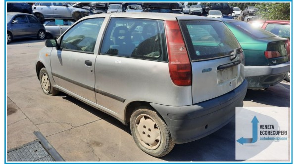 FIAT PUNTO 1a Serie  del 1998 parti usate e ricambi - Tipo Motore 176B4000