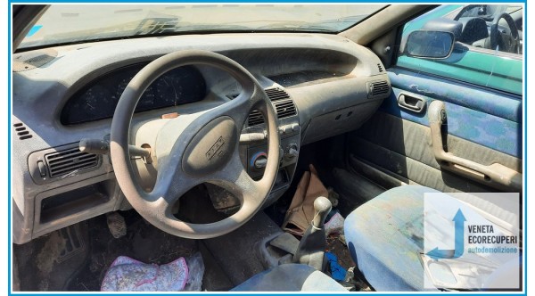 FIAT PUNTO 1a Serie  del 1998 parti usate e ricambi - Tipo Motore 176B4000