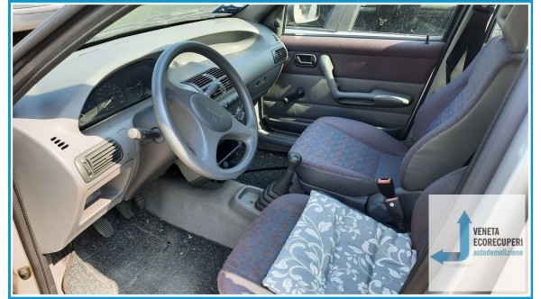 FIAT PUNTO 1a Serie  del 1994 parti usate e ricambi - Tipo Motore 176A7000