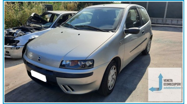 FIAT PUNTO 1N/1P del 2000 parti usate e ricambi - Tipo Motore 188A4000