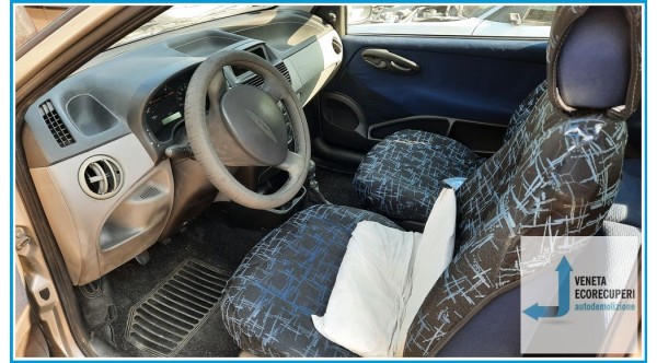 FIAT PUNTO 1N/1P del 2000 parti usate e ricambi - Tipo Motore 188A4000