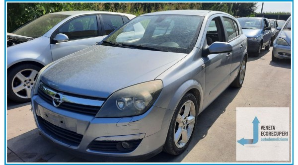 OPEL ASTRA A04 del 2004 parti usate e ricambi - Tipo Motore Z17DTH