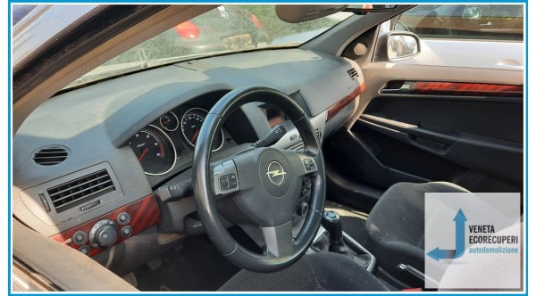 OPEL ASTRA A04 del 2004 parti usate e ricambi - Tipo Motore Z17DTH