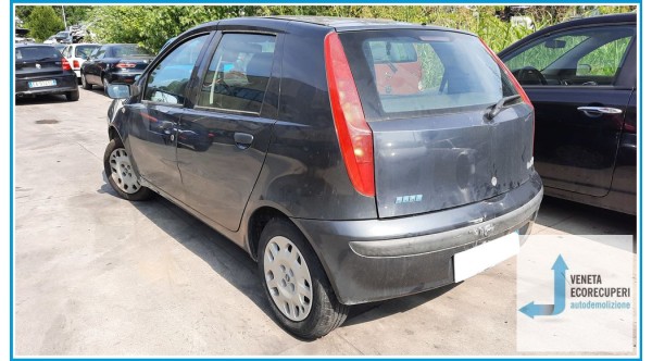 FIAT PUNTO 1N/1P del 2000 parti usate e ricambi - Tipo Motore 188A4000