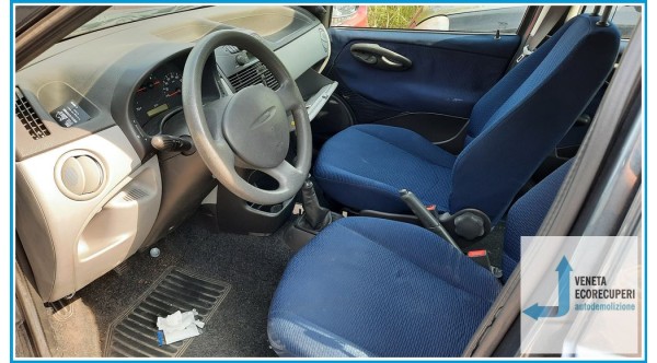 FIAT PUNTO 1N/1P del 2000 parti usate e ricambi - Tipo Motore 188A4000