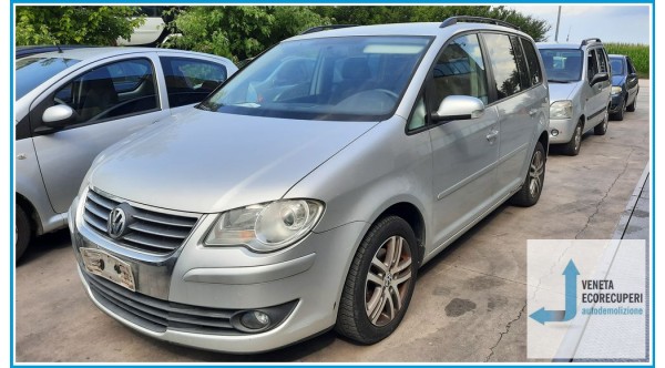 VOLKSWAGEN TOURAN 1T del 2008 parti usate e ricambi - Tipo Motore BSX