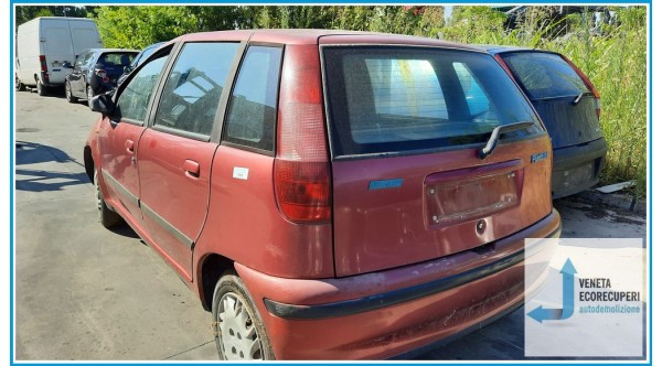 FIAT PUNTO 1a Serie  del 1997 parti usate e ricambi - Tipo Motore 176A3000