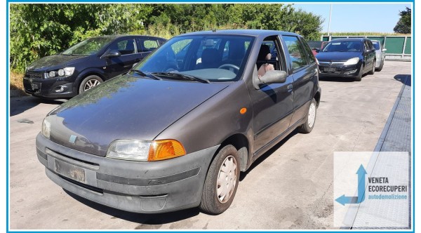 FIAT PUNTO 1a Serie  del 1997 parti usate e ricambi - Tipo Motore 176B4000