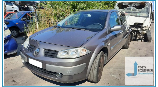 RENAULT MEGANE 2a Serie  del 2004 parti usate e ricambi - Tipo Motore K4MT7