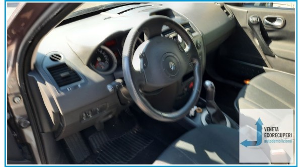 RENAULT MEGANE 2a Serie  del 2004 parti usate e ricambi - Tipo Motore K4MT7