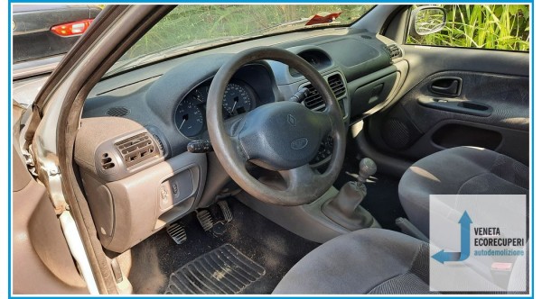 RENAULT CLIO 2a Serie  del 2000 parti usate e ricambi - Tipo Motore F9QH7