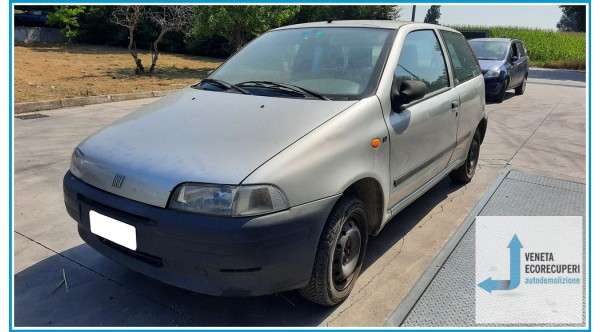 FIAT PUNTO 1a Serie  del 1998 parti usate e ricambi - Tipo Motore 176B4000