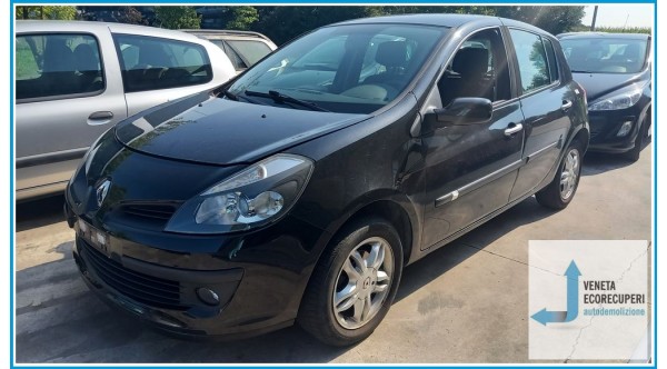 RENAULT CLIO 3a Serie  del 2006 parti usate e ricambi - Tipo Motore D4FD7