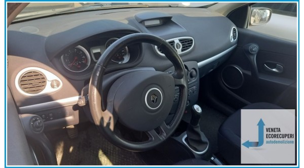 RENAULT CLIO 3a Serie  del 2006 parti usate e ricambi - Tipo Motore D4FD7