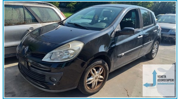 RENAULT CLIO 3a Serie  del 2007 parti usate e ricambi - Tipo Motore D4FD7