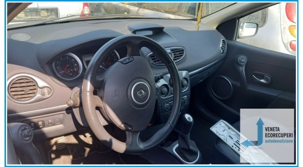 RENAULT CLIO 3a Serie  del 2007 parti usate e ricambi - Tipo Motore D4FD7