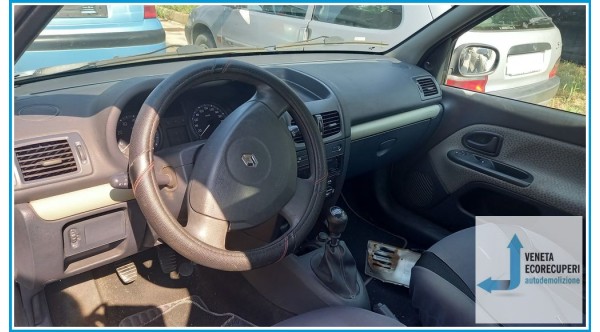 RENAULT CLIO 2a Serie  del 2005 parti usate e ricambi - Tipo Motore D7FG7