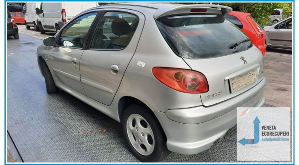 PEUGEOT 206  del 2003 parti usate e ricambi - Tipo Motore 8HX